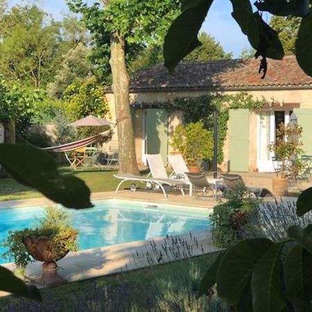 Gite 2-4 Couchages Situe Dans Un Magnifique Jardin Saint-Vivien  외부 사진
